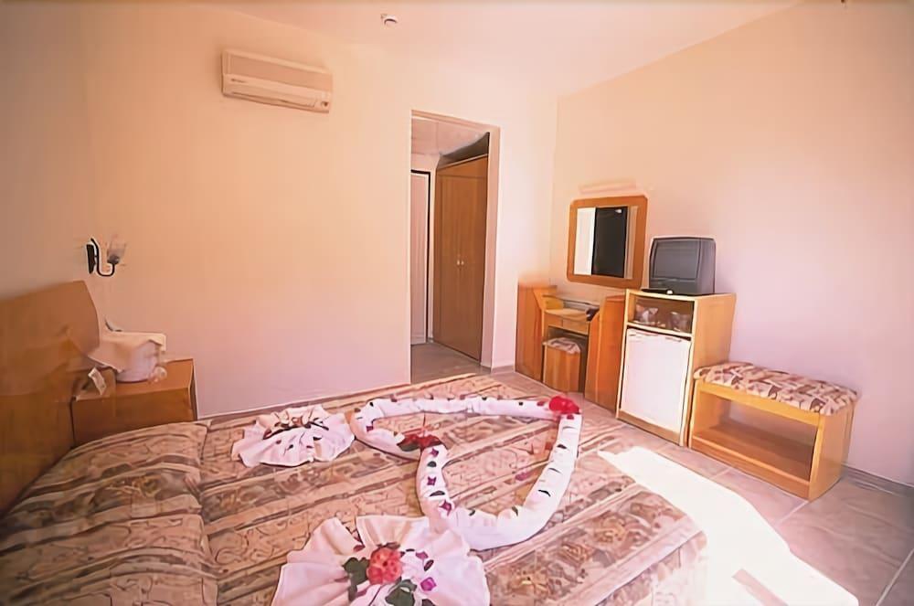 Carmina Hotel Ολουντενίζ Εξωτερικό φωτογραφία